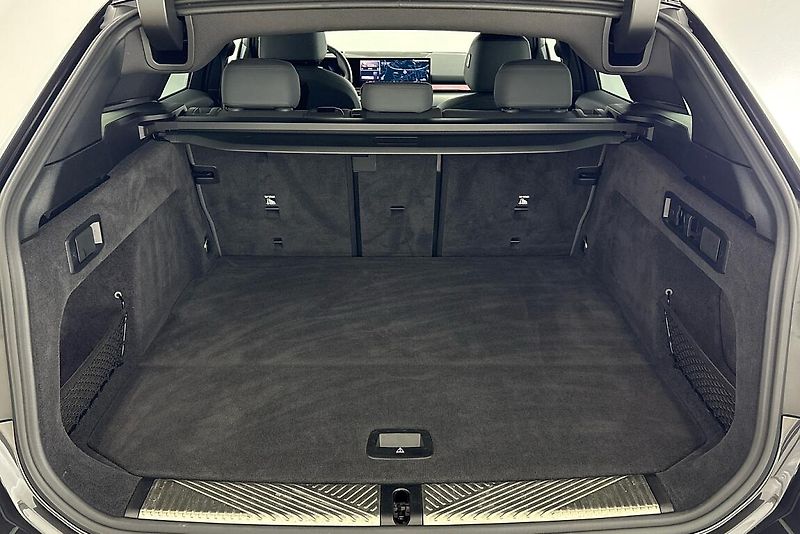 BMW Řada 5 540d xDrive Touring - fotka 19 z 19