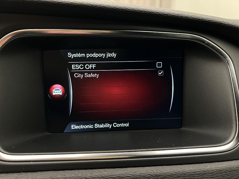 Volvo V40 D2 MOMENTUM - fotka 28 z 34