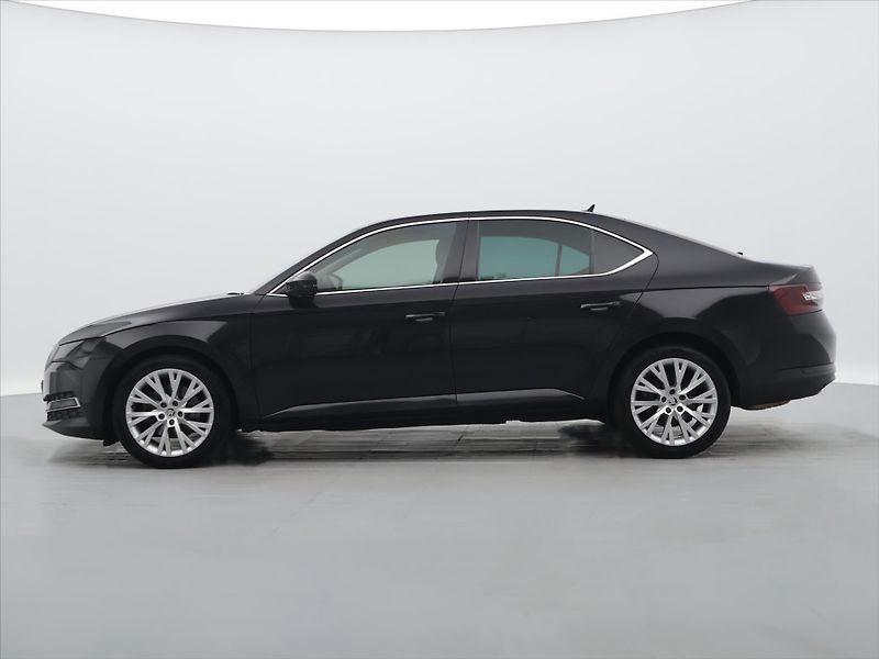 Škoda Superb 2,0 TDI 140kW DSG 4x4 Style CZ - fotka 4 z 32