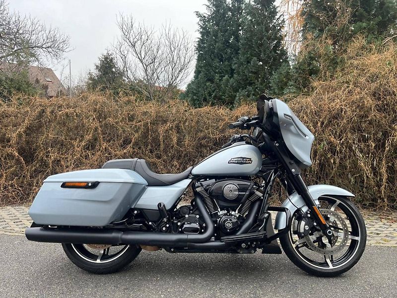 Harley-Davidson FLHXS Street Glide Special (2024) - fotka 3 z 14