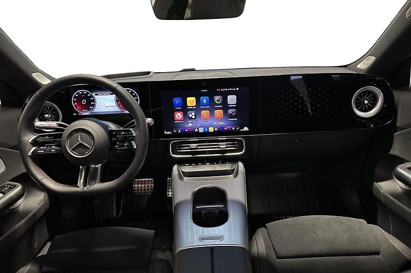 Mercedes-Benz CLA 350 4M AMG Pano 360 Burm HuD - fotka 9 z 25
