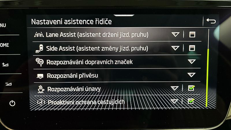 Škoda Superb 1.4 TSI iV DSG L&K Combi - fotka 30 z 37