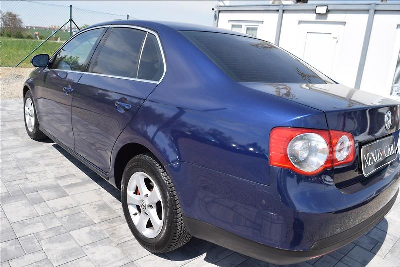 Volkswagen Jetta 1,9 TDI 77KW NOVÁ STK ALU - fotka 7 z 43