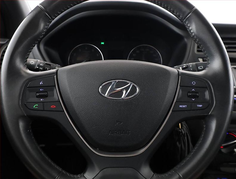 Hyundai i20 (2018) 1.2 - fotka 8 z 14