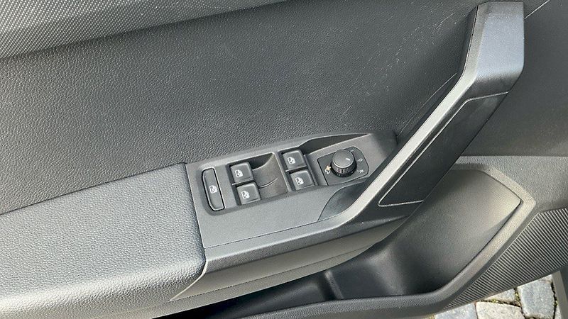 Seat Arona (2023) 1.0 TSI Style - fotka 24 z 26
