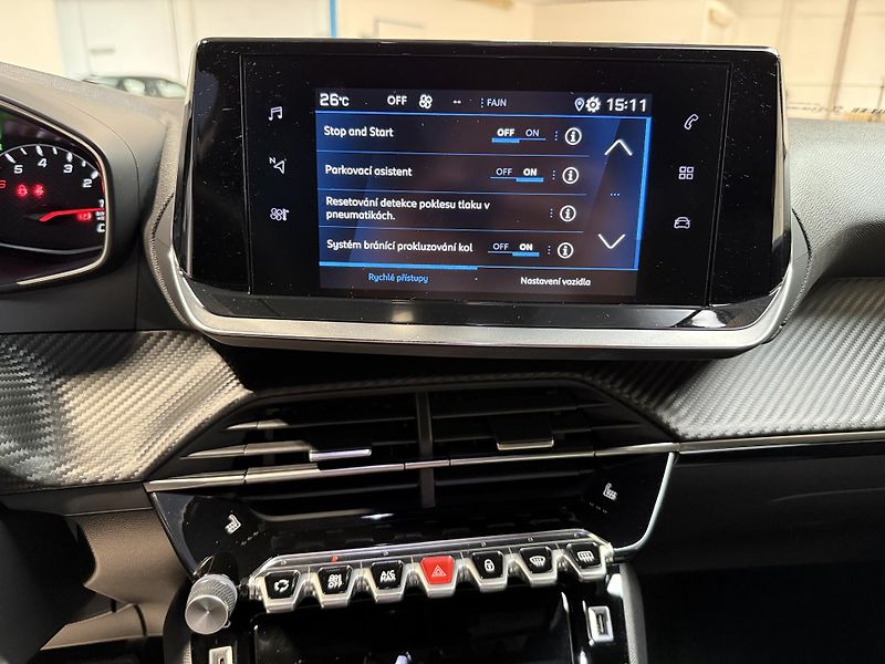 Peugeot 2008 ALLURE 1.2 PureTech 130 S&S EA - fotka 7 z 13
