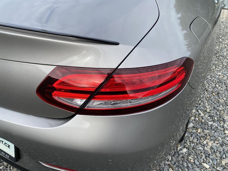 Mercedes-Benz Třídy C C 400 COUPE 4MATIC 51.000KM - fotka 41 z 149
