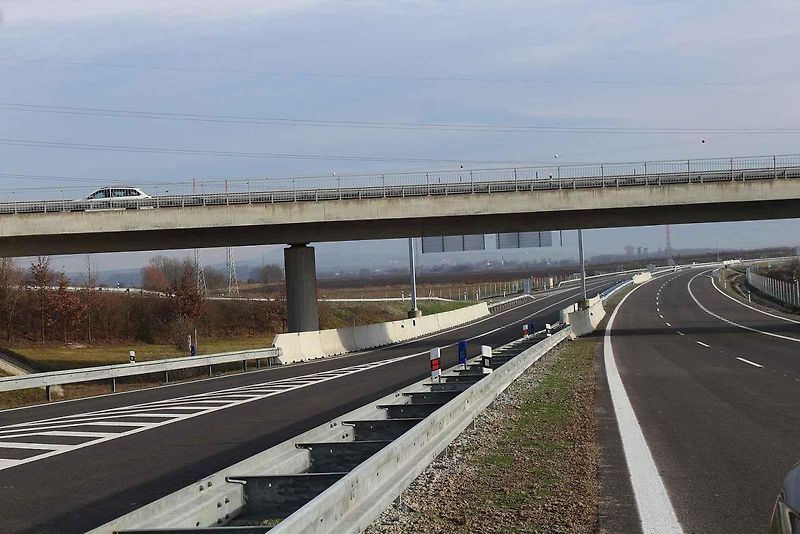 Dokončený úsek dálnice D49 od Hulína po mimoúrovňovou křižovatku u Martinic (prosinec 2024)