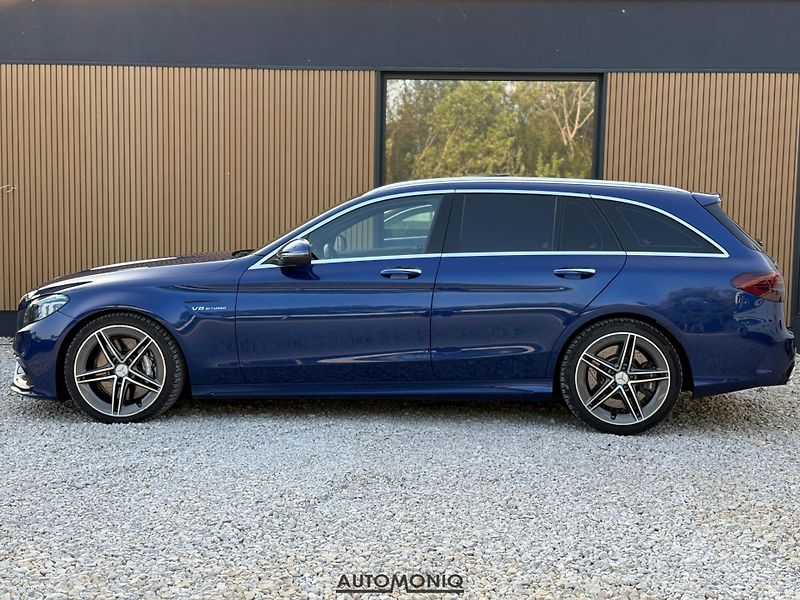 Mercedes-Benz Třídy C (2019) C 63 T AMG Pano, LED, Ambient - fotka 7 z 29