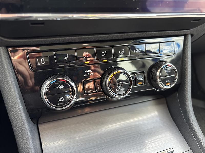 Škoda Superb 2,0 TDI 110kW Style DSG - fotka 44 z 47