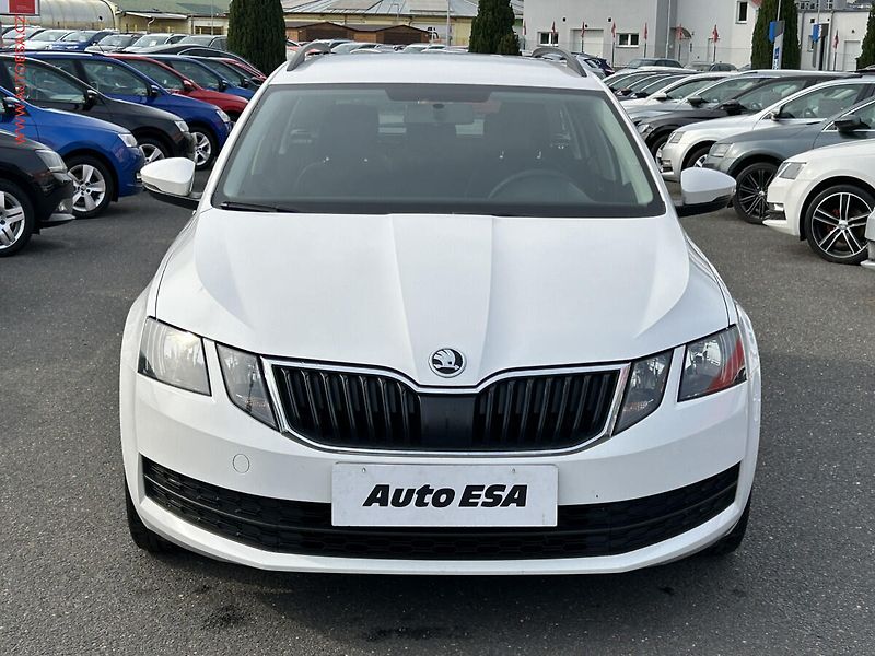 Škoda Octavia (2017) 1.6 TDi, ČR, Ambition, AC - fotka 2 z 16