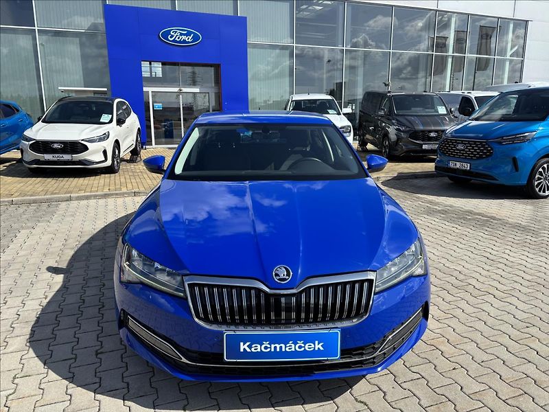 Škoda Superb 2,0 TDI 110kW Style DSG - fotka 9 z 47