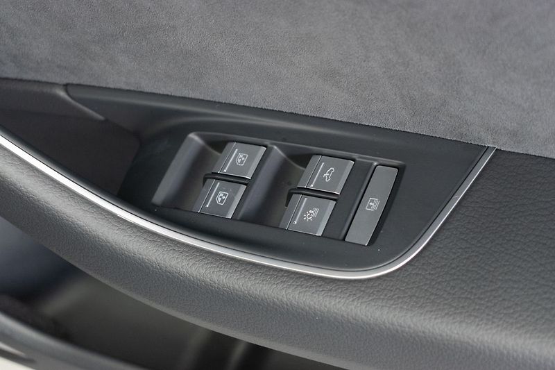 Audi A8 55 TFSI LONG*ZÁRUKA*N.TOPENÍ* - fotka 21 z 51