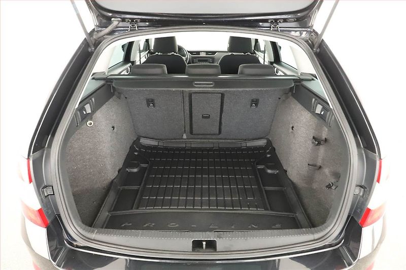 Škoda Octavia (2013) 1.6 TDI, Tempomat - fotka 11 z 12