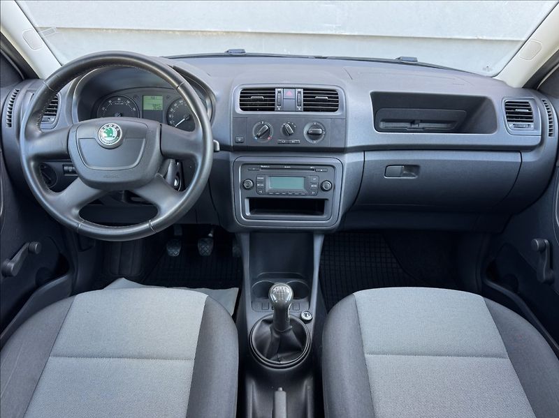 Škoda Fabia 1,4 i 16V 63kW KLIMA 1.maj. ČR - fotka 27 z 43