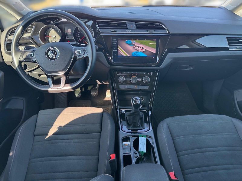 Volkswagen Touran (2022) HIGHLINE 2.0TDI 90kW CZ DPH - fotka 9 z 11