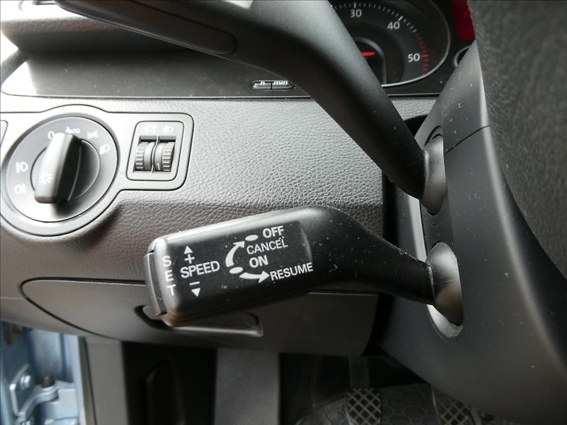 Volkswagen Passat 2,0 TDi 103kW Comfort,NAVI,TZ - fotka 27 z 38