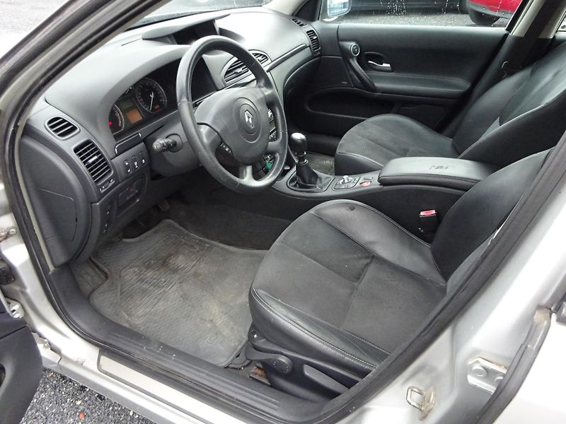 Renault Laguna 2.0dCi 110kW KŮŽE SERVIS DPH - fotka 4 z 24