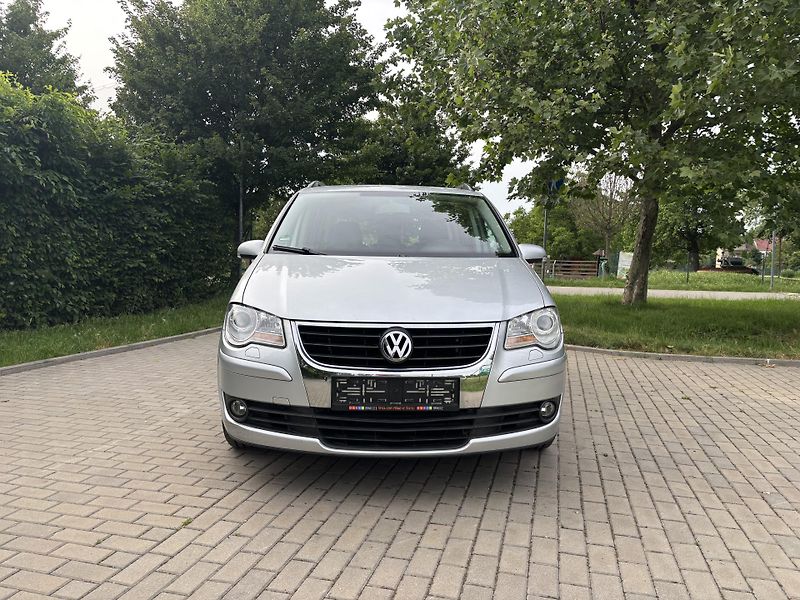 Volkswagen Touran 1.9 TDi Trend - fotka 16 z 20