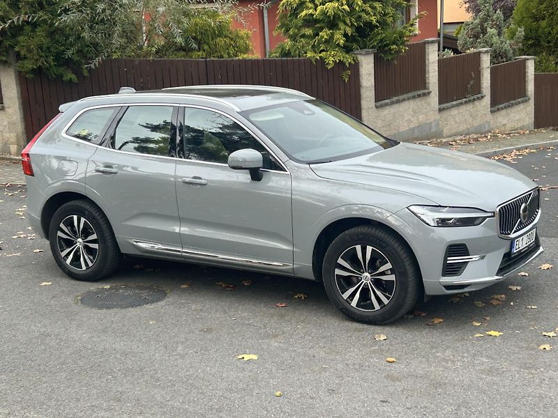 Volvo XC60 (2025) T6 RECHARGE PHEV 4WD ČR 1.maj  - fotka 16 z 46