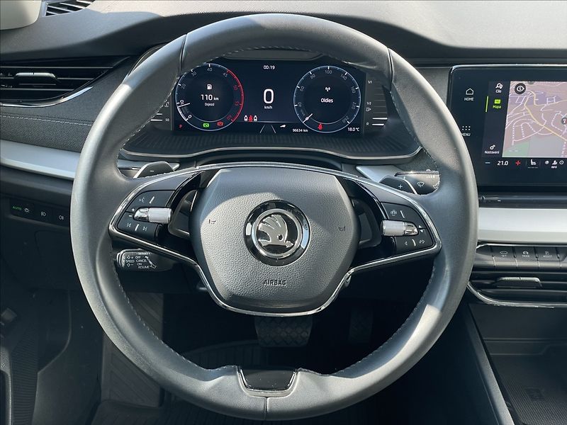 Škoda Octavia 2,0 TDI DSG Style Plus LED+ACC - fotka 8 z 24
