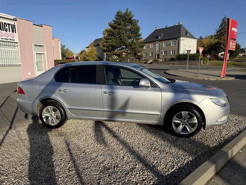 Škoda Superb II 2,0 TDi/103kW - Klima,ESP,. - fotka 8 z 71