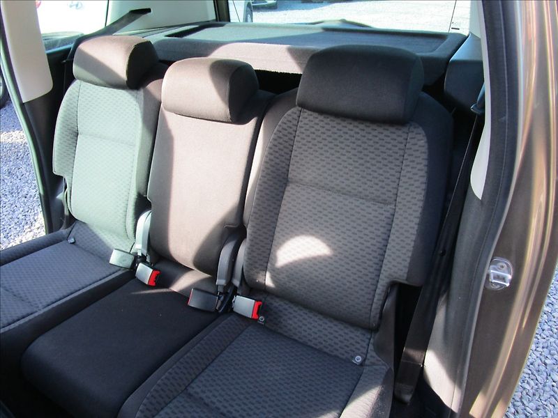 Škoda Roomster 1.4i 16V Ambition, Klima, 2. m - fotka 26 z 36