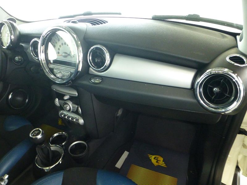 Mini Clubman (2008) 1,6i**XENONY***ALU KOLA**TAŽNÉ - fotka 15 z 18