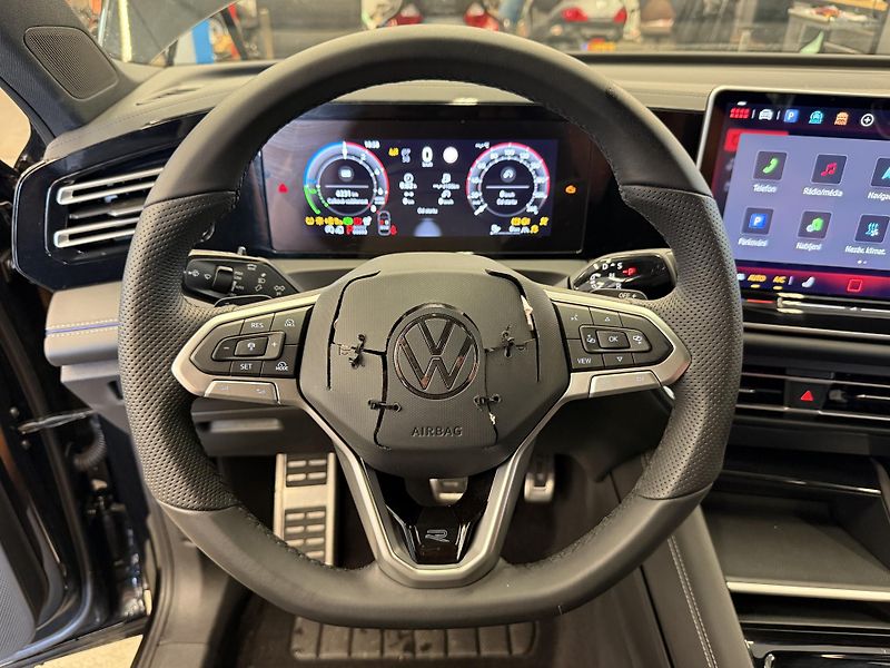 Volkswagen Tiguan 1.5 TSI eHybrid 110 kW R-line - fotka 14 z 20