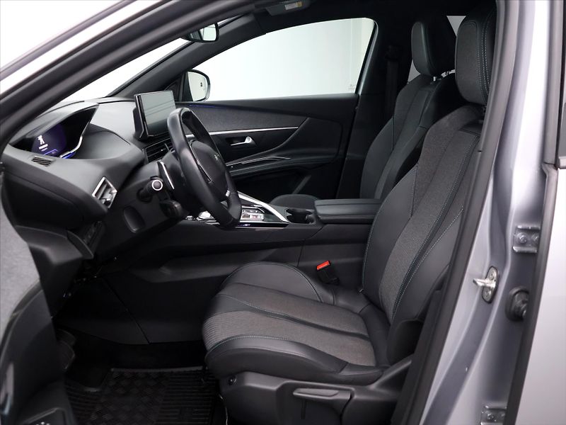 Peugeot 3008 1,5 HDI 96kW GT Aut. CZ - fotka 12 z 36