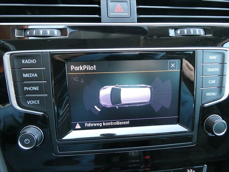 Volkswagen Golf 1,6 TDi 81kW CUP,2xkola,naviga - fotka 25 z 48