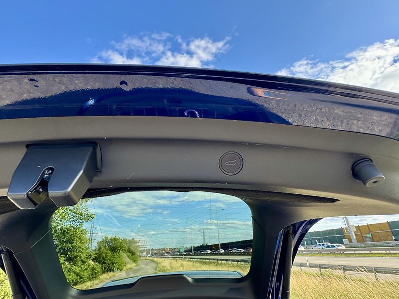 Tesla Model Y (2024) RWD. S.R. - fotka 15 z 20