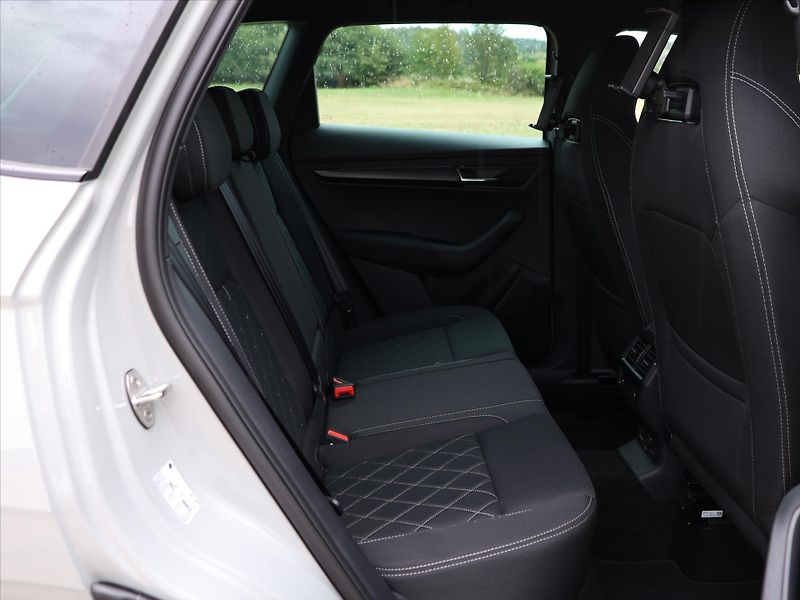 Škoda Karoq 2,0 TDI 4x4 DSG Sportline DPH - fotka 14 z 34