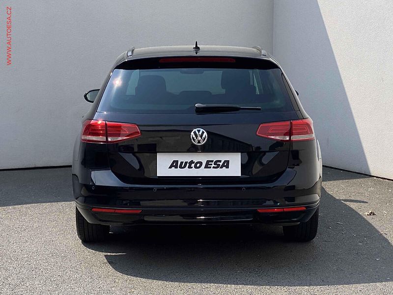 Volkswagen Passat (2018) 1.4 TSi, Comfortline, navi - fotka 5 z 18