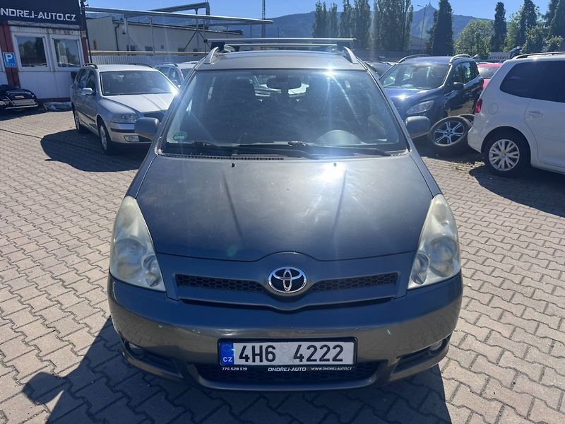 Toyota Corolla Verso (2005) AUTOMAT 1,8i VVT-i 95 KW ČR - fotka 9 z 36