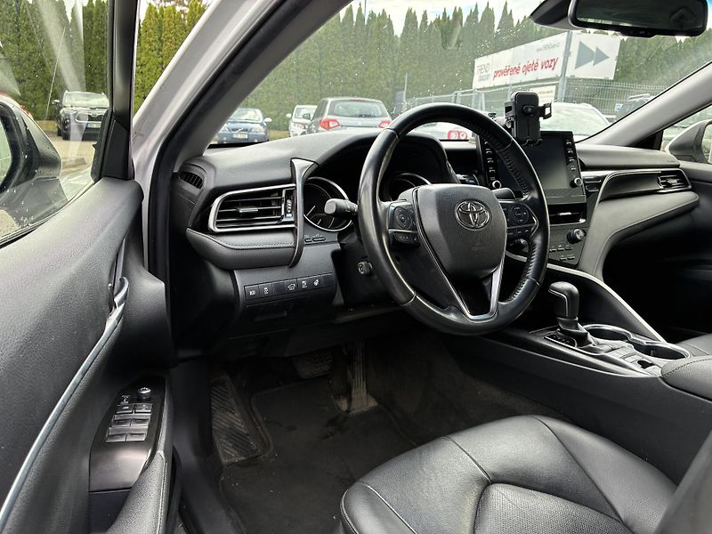 Toyota Camry (2021) 2,5Hybrid Executive  - fotka 6 z 20
