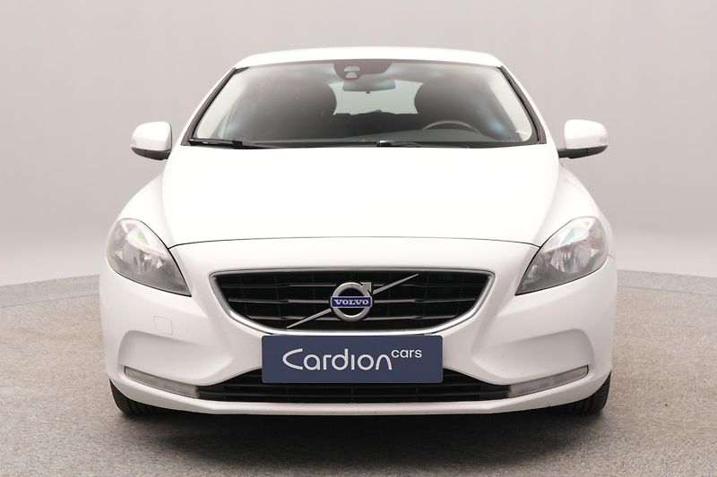 Volvo V40 D2 MOMENTUM CZ - fotka 15 z 39