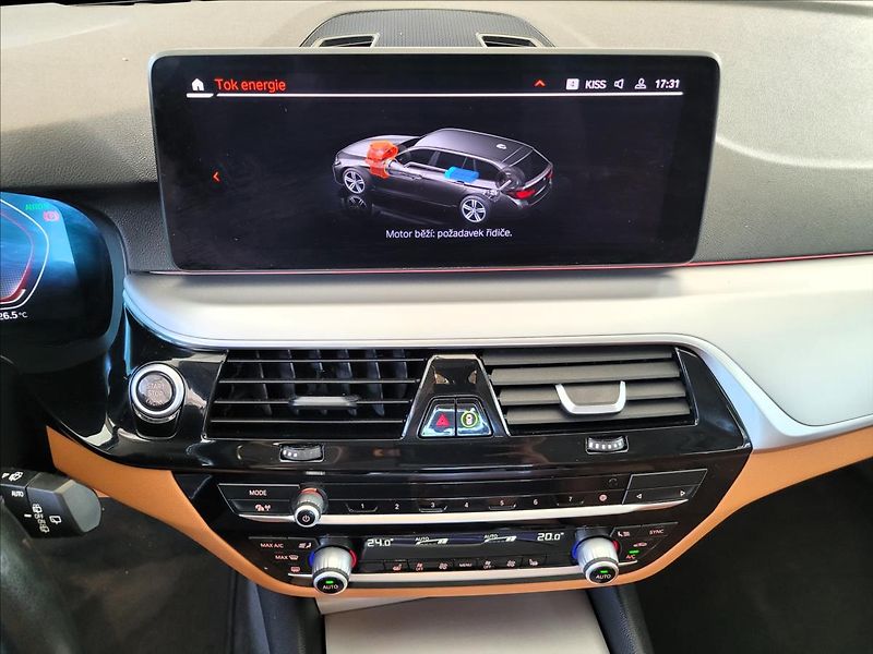 BMW Řada 5 2,0 HEV,LED,Navi,kůže,výhřev - fotka 30 z 49