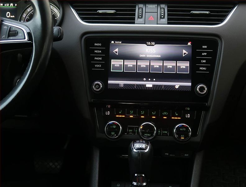 Škoda Octavia (2017) Laurin&Klement 2.0 TDI, 4X4 - fotka 12 z 24