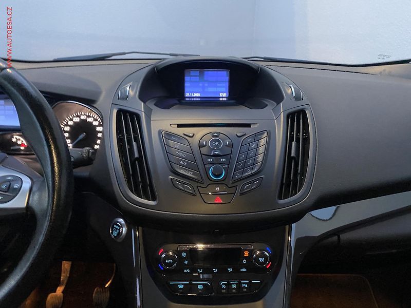 Ford Kuga (2015) 2.0 TDCi 4X4, Titanium, TZ - fotka 12 z 16