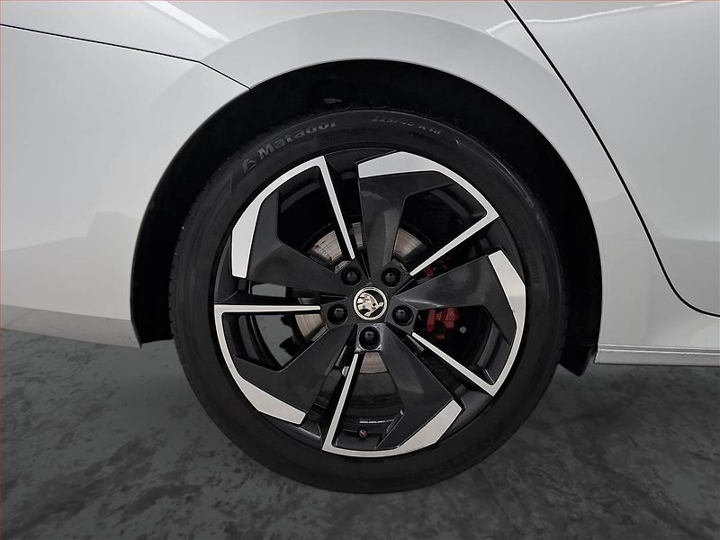 Škoda Octavia (2023) RS 2.0 TDI - fotka 15 z 22
