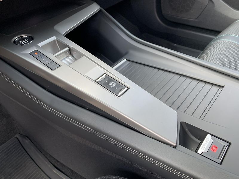 Peugeot 308 SW ALLURE+ 1.5 BHDi 96kW AT8 - fotka 19 z 23