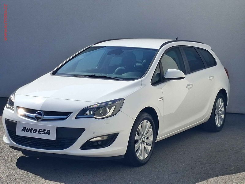 Opel Astra (2015) 1.6 CDTi, Bixen, navi - fotka 3 z 18