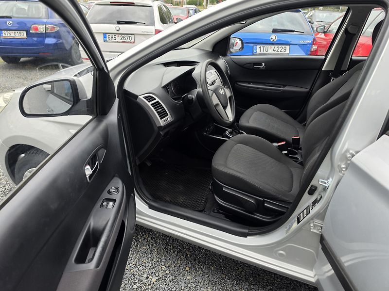 Hyundai i20 1.4 i Klimatizace  - fotka 12 z 14