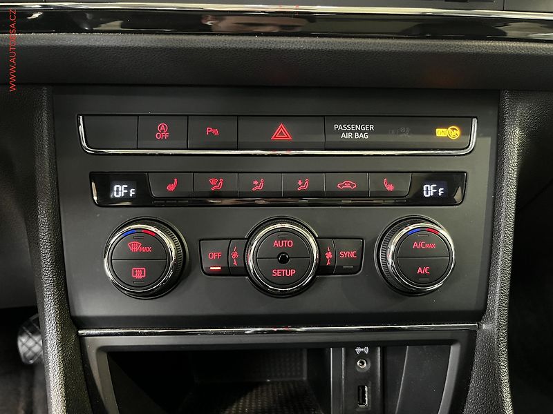 Seat Leon (2016) 1.4 TSi, Style, LED, panor - fotka 15 z 16