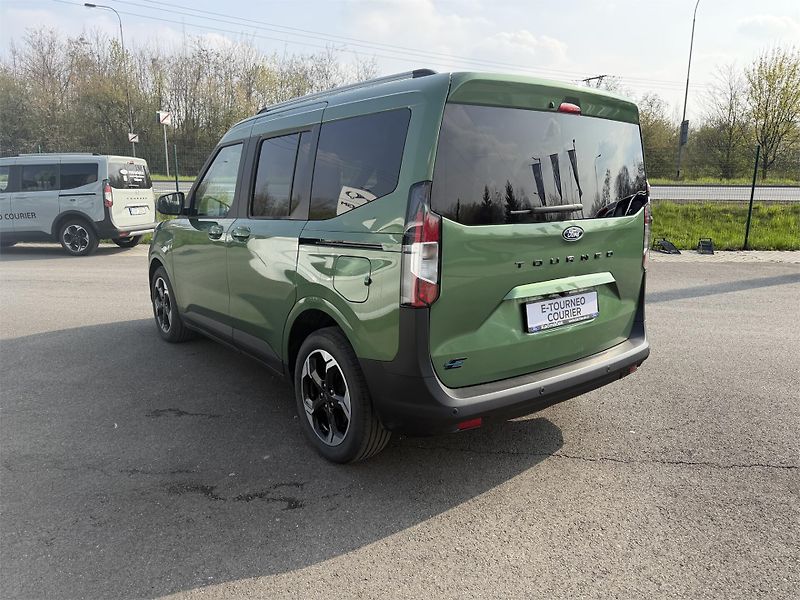 Ford Tourneo Courier (2026) Titanium, Tourneo, 43 kWh Elek - fotka 5 z 20