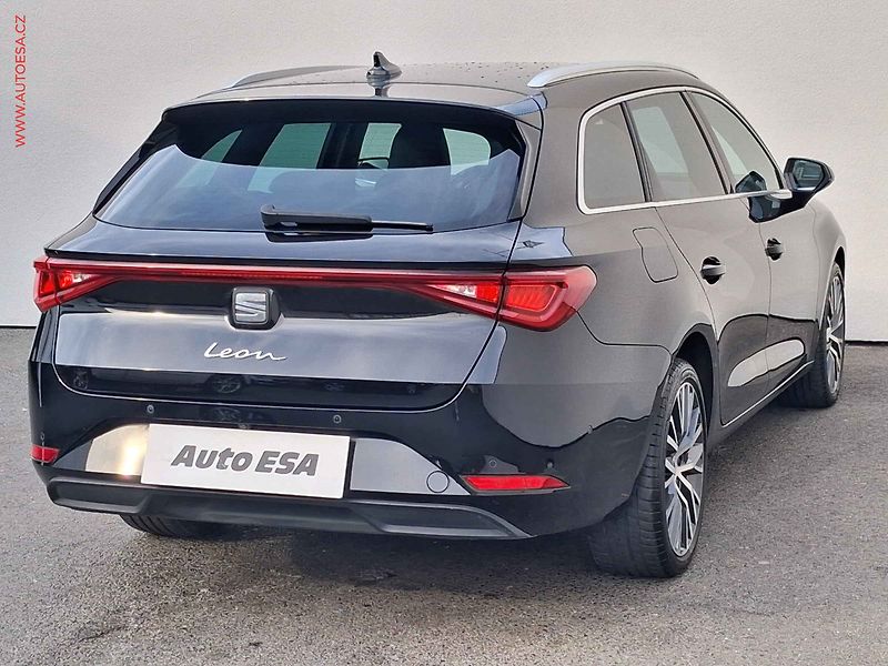 Seat Leon (2021) 1.5 TSi, Xcellence, LED, navi - fotka 4 z 19