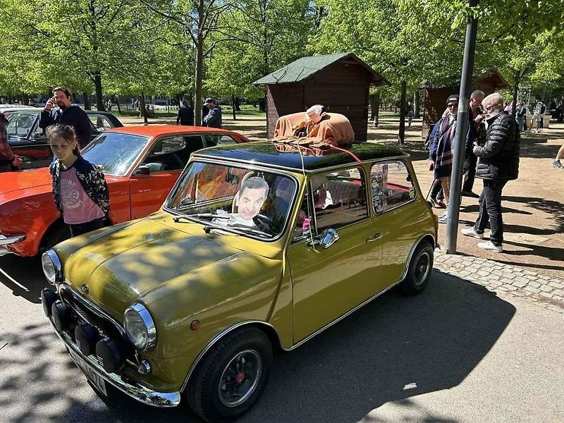 Kolonádu ovládla italská auta, na náměstí se dala ochutnat jihoevropská jídla.