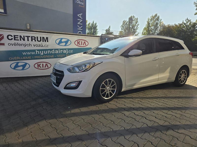 Hyundai i30 1.6-DPH-PĚKNÝ STAV-AUT.KLIMA - fotka 4 z 15