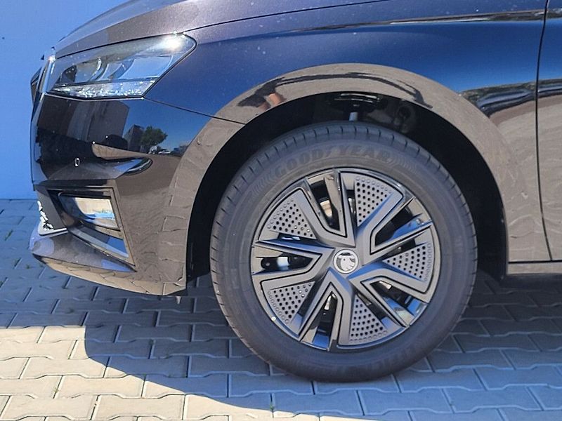 Škoda Fabia Dynamic 1,0TSI 85kW - fotka 25 z 25